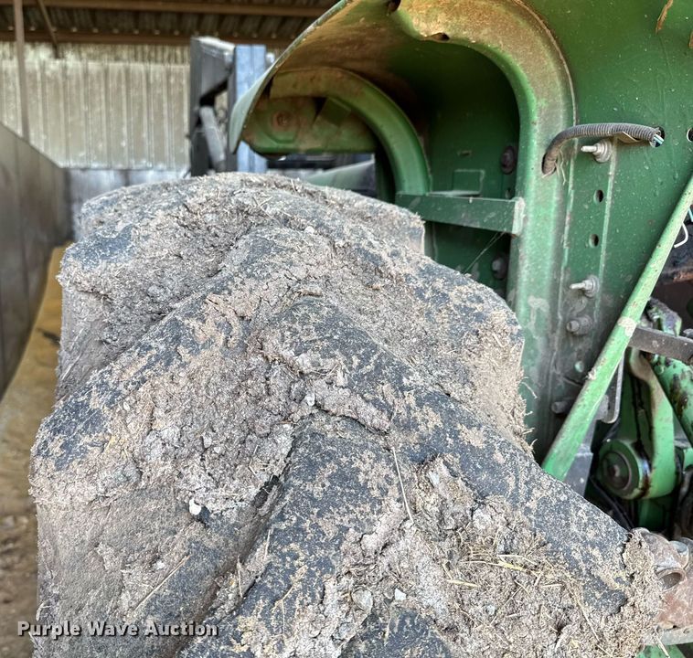 image for item DU9167 1991 John Deere 2955 MFWD tractor