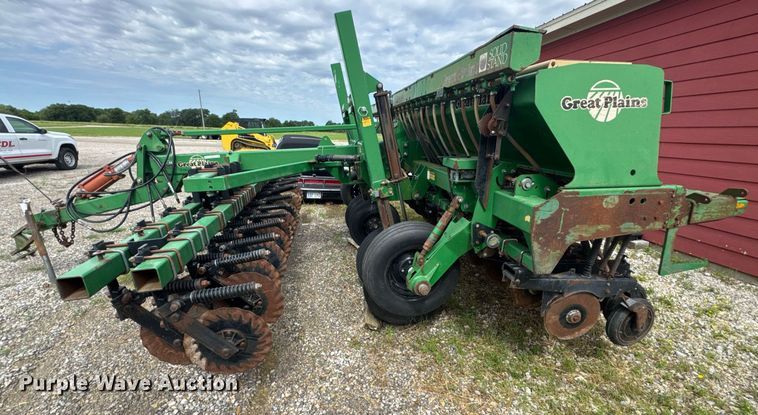 image for item DU9169 Great Plains Solid Stand 1500 grain drill
