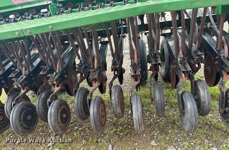 image for item DU9169 Great Plains Solid Stand 1500 grain drill