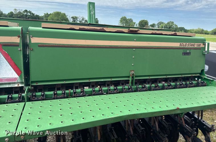 image for item DU9169 Great Plains Solid Stand 1500 grain drill