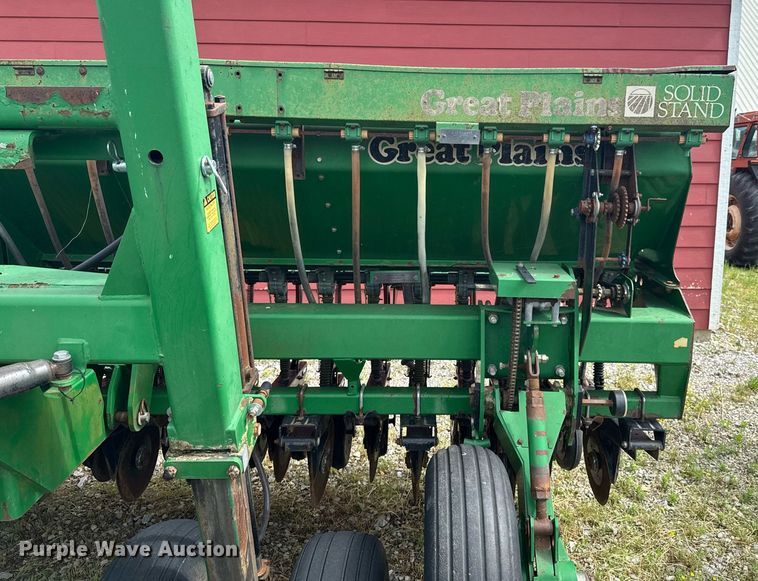 image for item DU9169 Great Plains Solid Stand 1500 grain drill