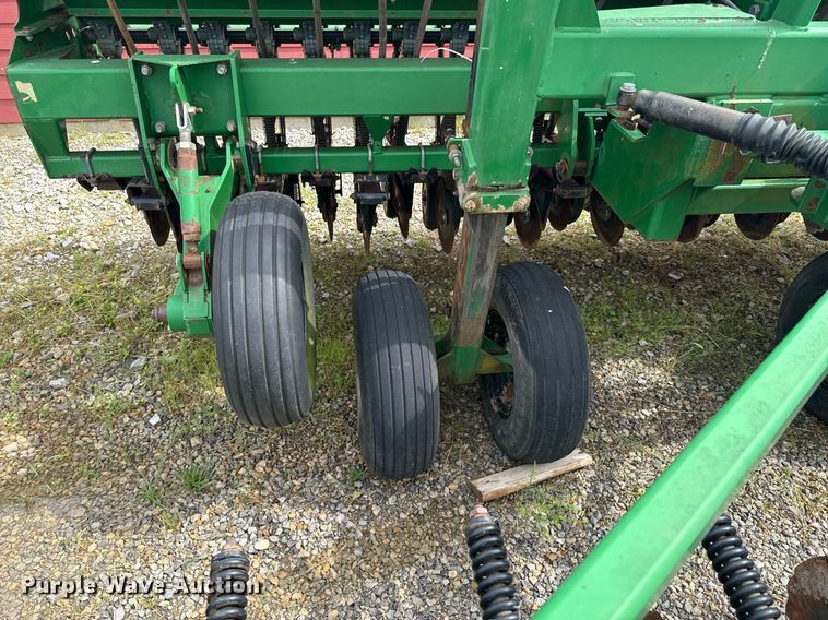 image for item DU9169 Great Plains Solid Stand 1500 grain drill