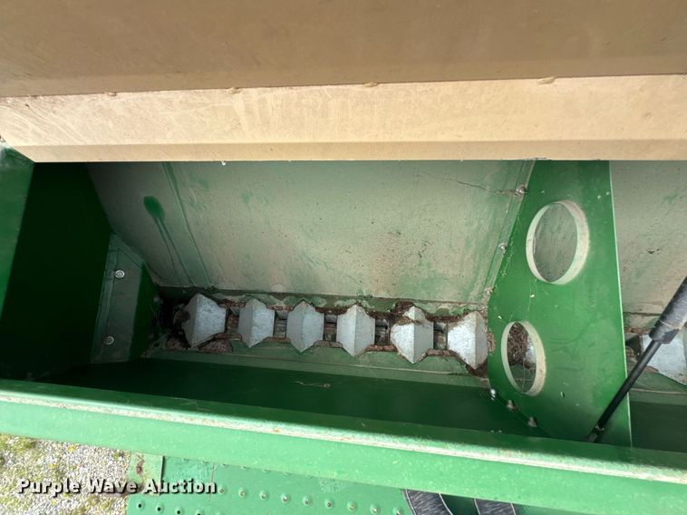 image for item DU9169 Great Plains Solid Stand 1500 grain drill