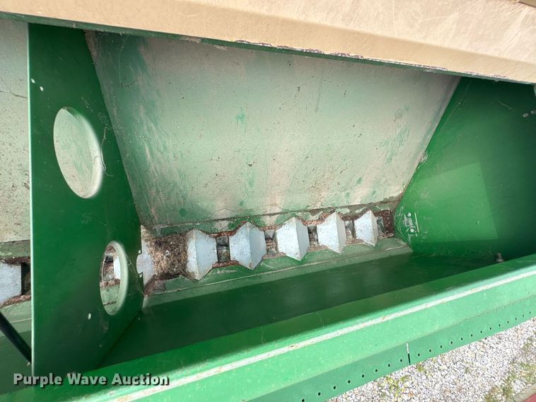 image for item DU9169 Great Plains Solid Stand 1500 grain drill