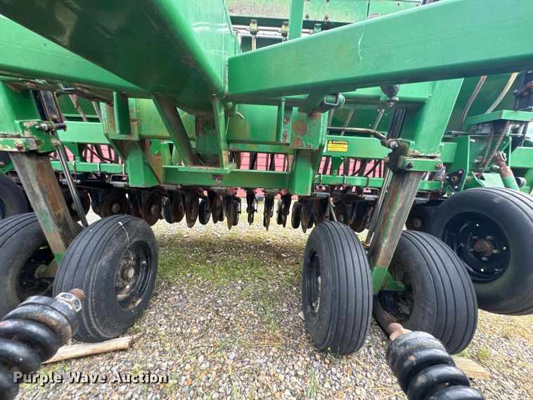 image for item DU9169 Great Plains Solid Stand 1500 grain drill