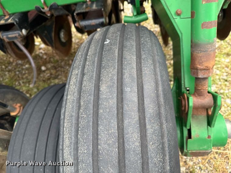 image for item DU9169 Great Plains Solid Stand 1500 grain drill