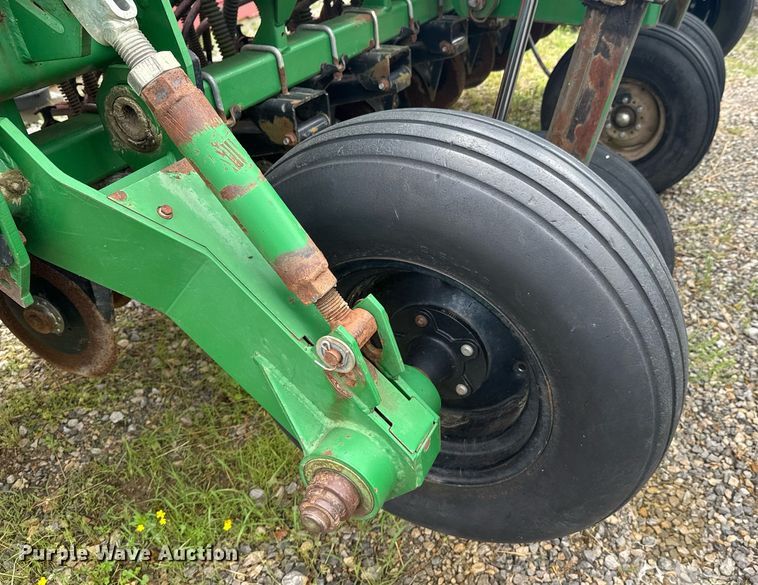 image for item DU9169 Great Plains Solid Stand 1500 grain drill