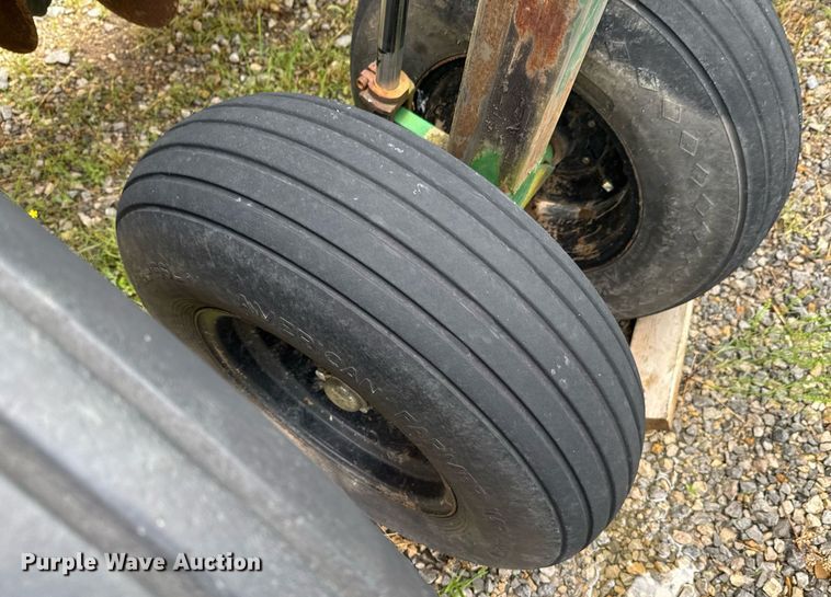 image for item DU9169 Great Plains Solid Stand 1500 grain drill