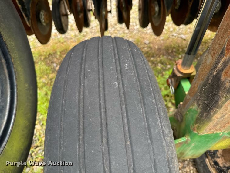 image for item DU9169 Great Plains Solid Stand 1500 grain drill