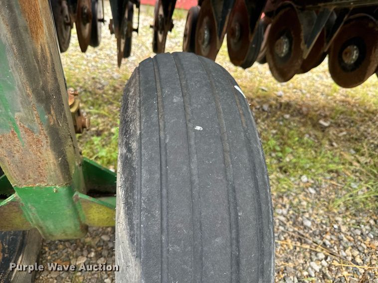 image for item DU9169 Great Plains Solid Stand 1500 grain drill