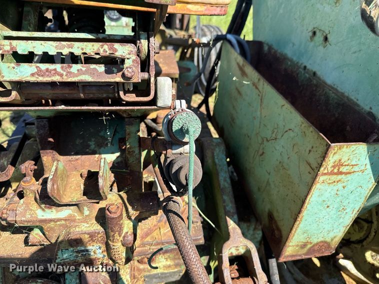 image for item DU9787 1961 John Deere 3010 tractor