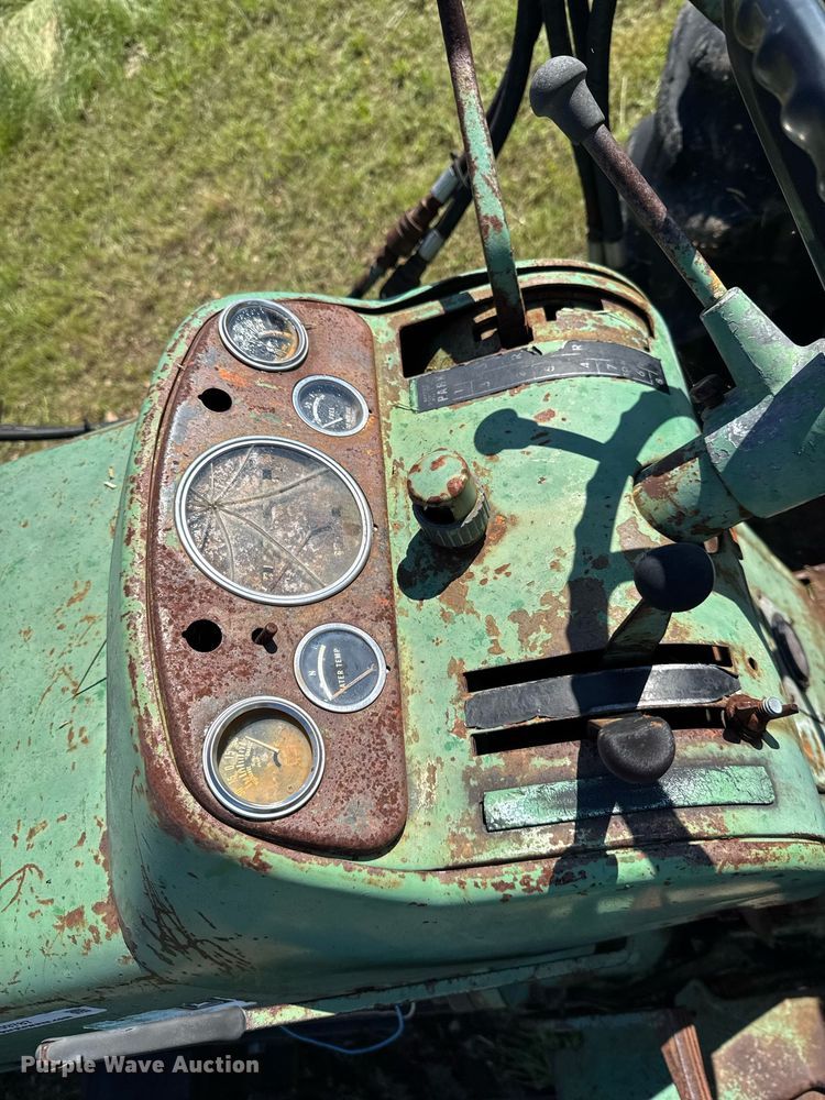 image for item DU9787 1961 John Deere 3010 tractor