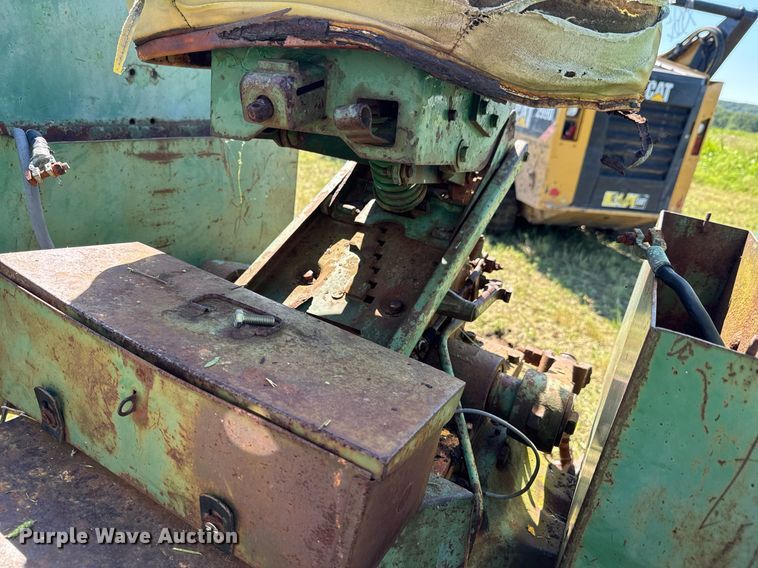 image for item DU9787 1961 John Deere 3010 tractor