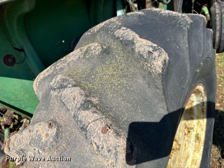 image for item DU9787 1961 John Deere 3010 tractor