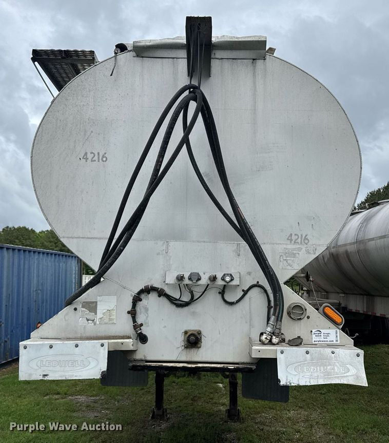 image for item DW1959 2006 Ledwell feed delivery trailer