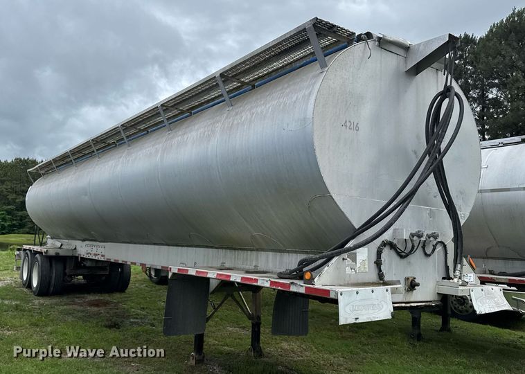 image for item DW1959 2006 Ledwell feed delivery trailer