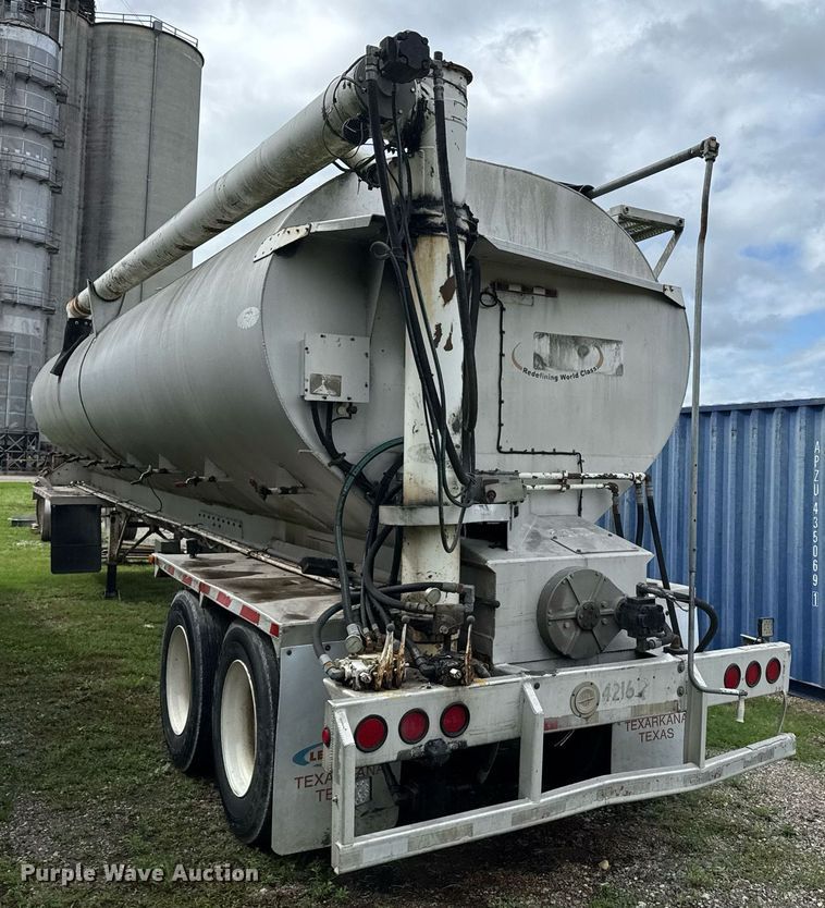 image for item DW1959 2006 Ledwell feed delivery trailer