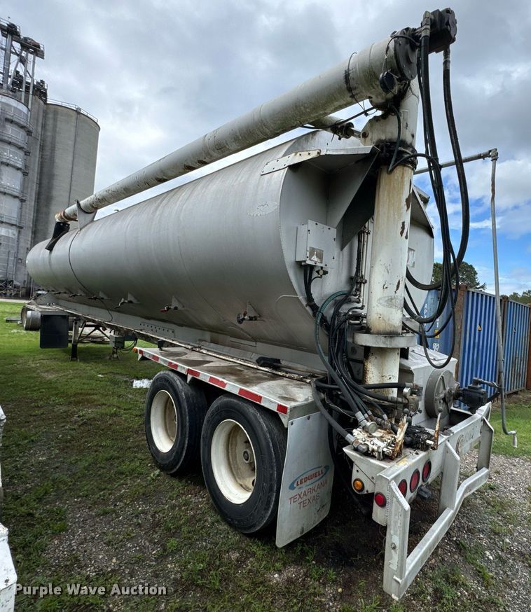 image for item DW1959 2006 Ledwell feed delivery trailer