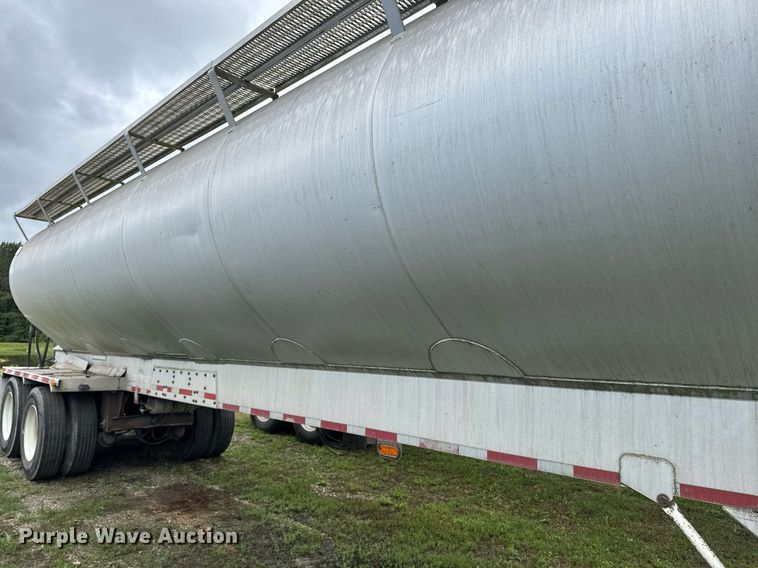 image for item DW1959 2006 Ledwell feed delivery trailer