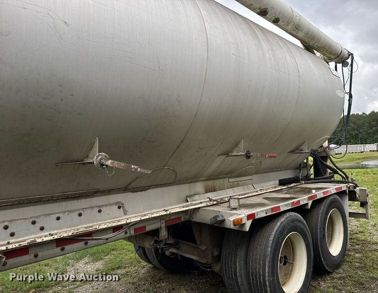 image for item DW1959 2006 Ledwell feed delivery trailer