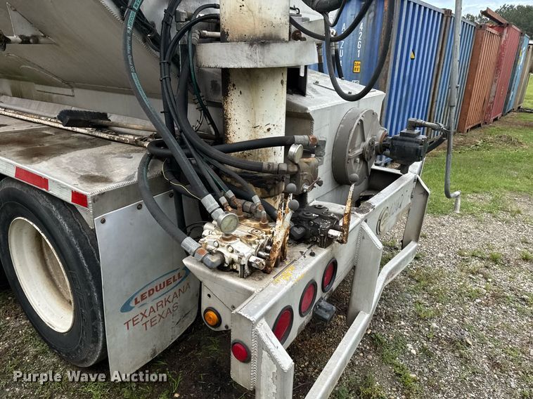 image for item DW1959 2006 Ledwell feed delivery trailer