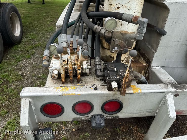 image for item DW1959 2006 Ledwell feed delivery trailer