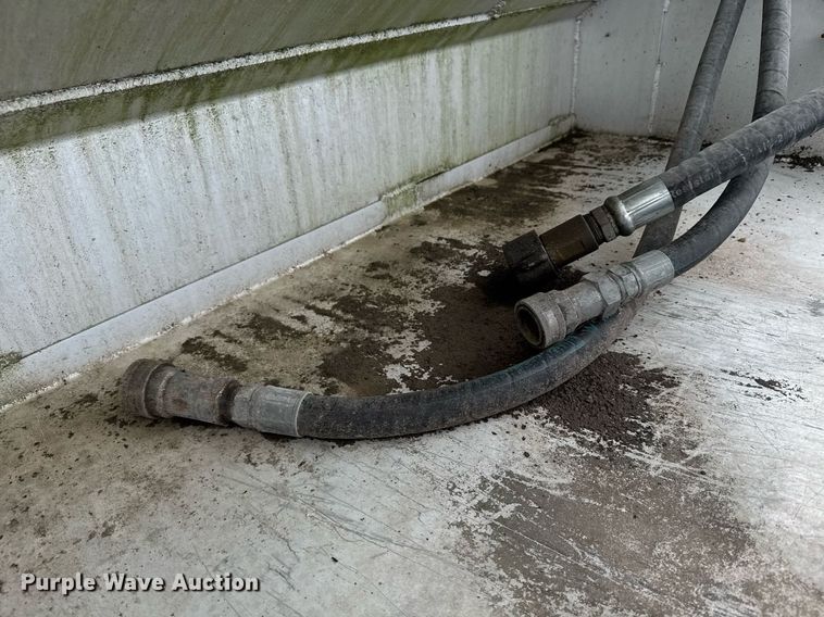 image for item DW1959 2006 Ledwell feed delivery trailer