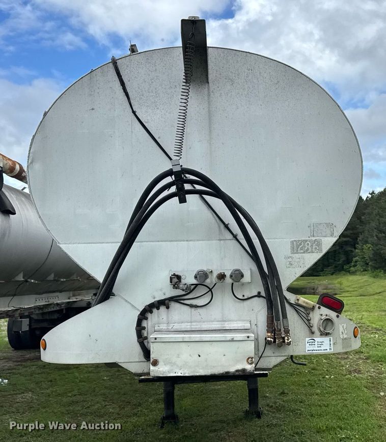 image for item DW1960 1997 Ledwell feed delivery trailer