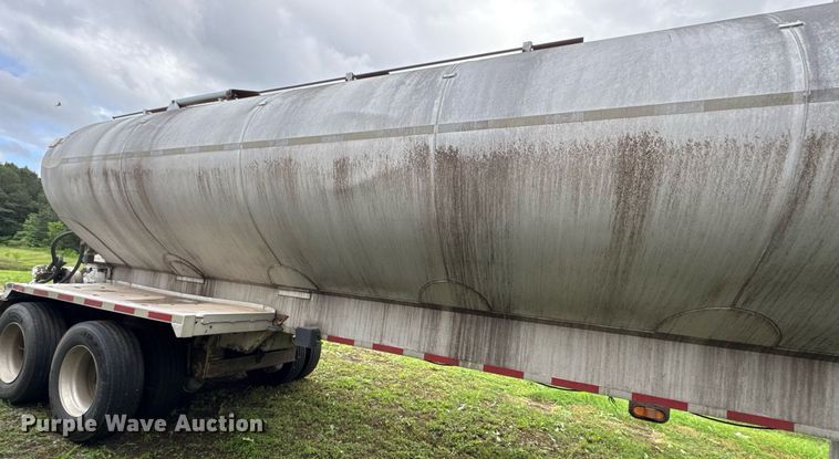 image for item DW1960 1997 Ledwell feed delivery trailer