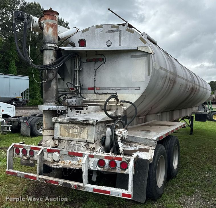 image for item DW1960 1997 Ledwell feed delivery trailer