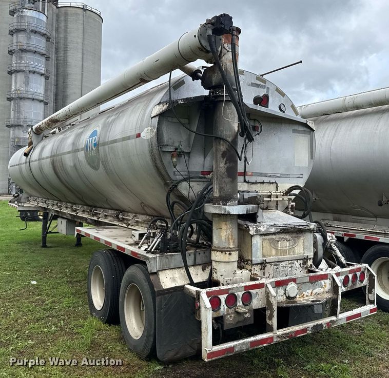 image for item DW1960 1997 Ledwell feed delivery trailer