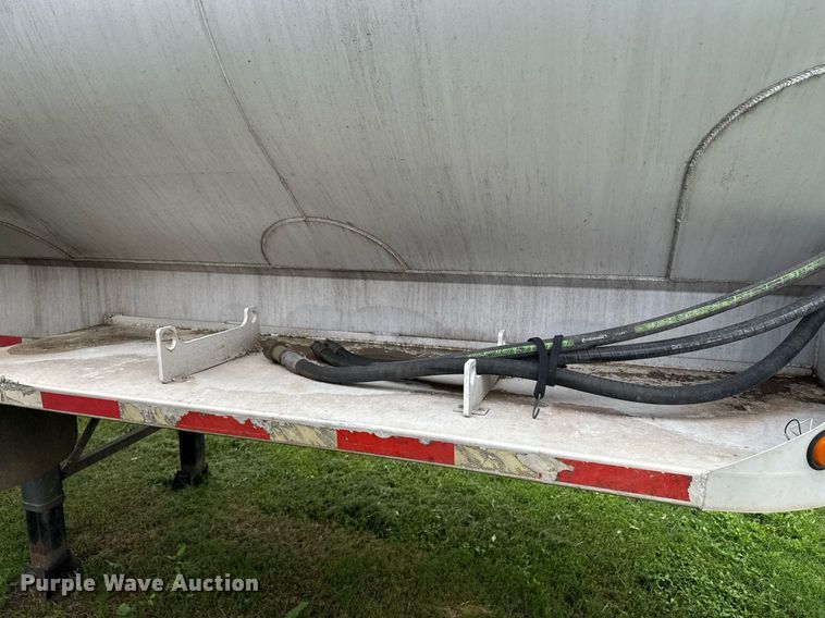 image for item DW1960 1997 Ledwell feed delivery trailer