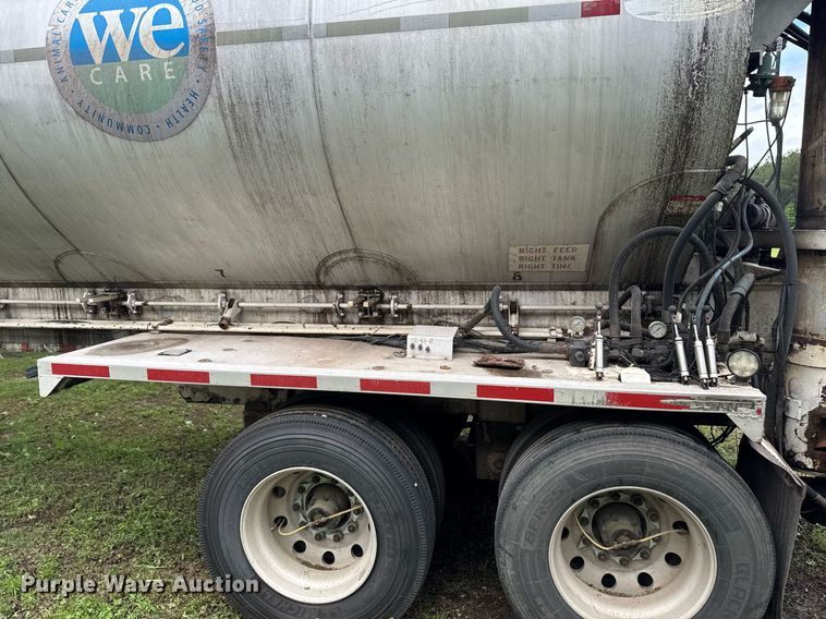 image for item DW1960 1997 Ledwell feed delivery trailer