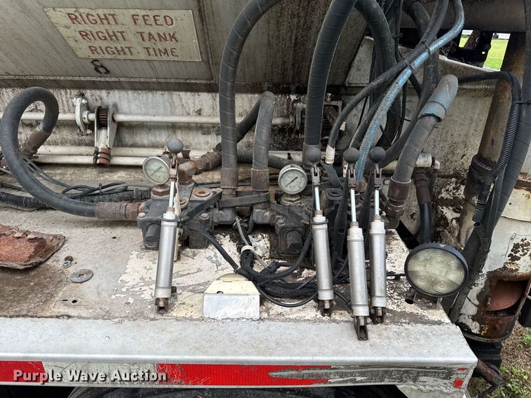 image for item DW1960 1997 Ledwell feed delivery trailer