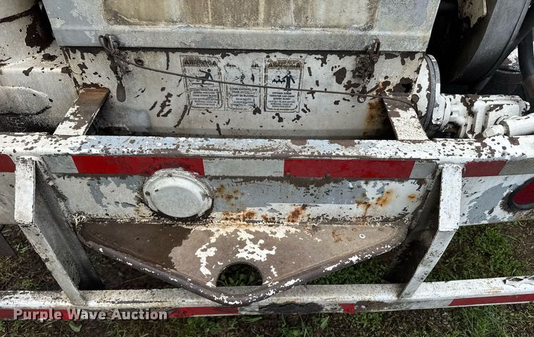 image for item DW1960 1997 Ledwell feed delivery trailer