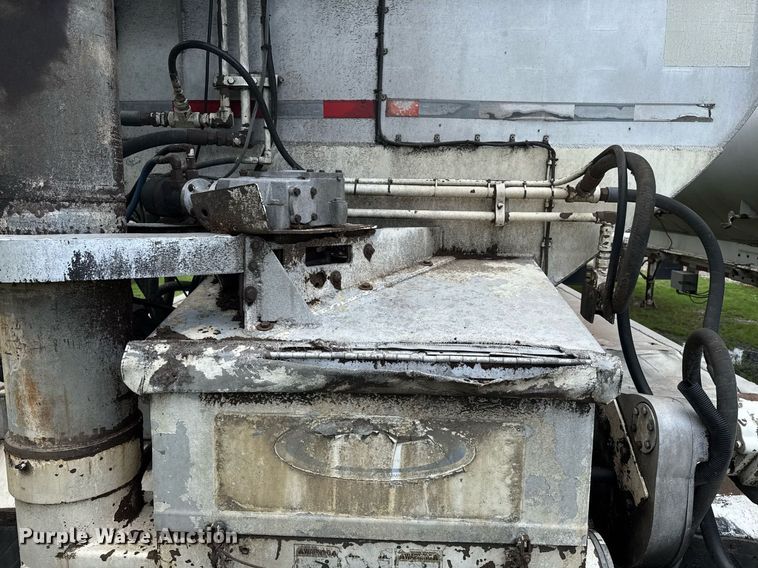 image for item DW1960 1997 Ledwell feed delivery trailer