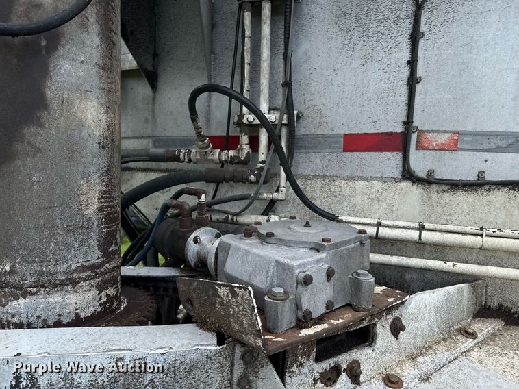 image for item DW1960 1997 Ledwell feed delivery trailer