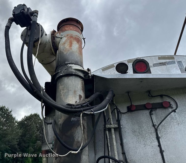 image for item DW1960 1997 Ledwell feed delivery trailer