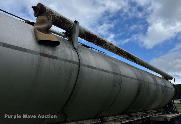 image for item DW1960 1997 Ledwell feed delivery trailer