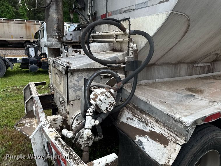 image for item DW1960 1997 Ledwell feed delivery trailer