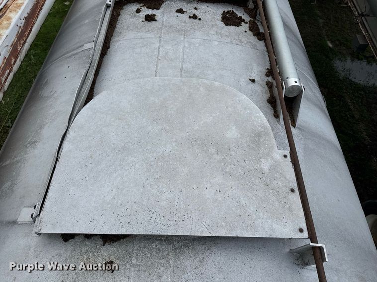 image for item DW1960 1997 Ledwell feed delivery trailer