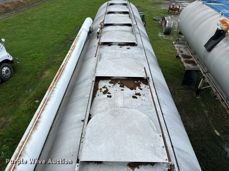 image for item DW1960 1997 Ledwell feed delivery trailer