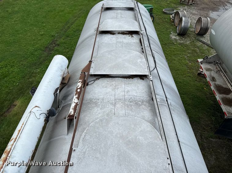 image for item DW1960 1997 Ledwell feed delivery trailer