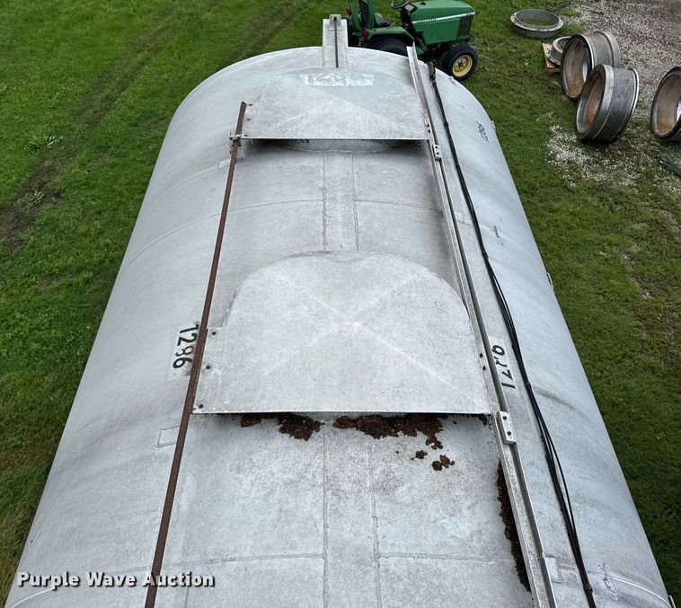 image for item DW1960 1997 Ledwell feed delivery trailer