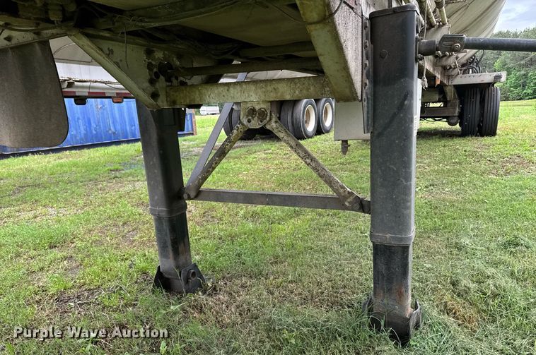 image for item DW1960 1997 Ledwell feed delivery trailer