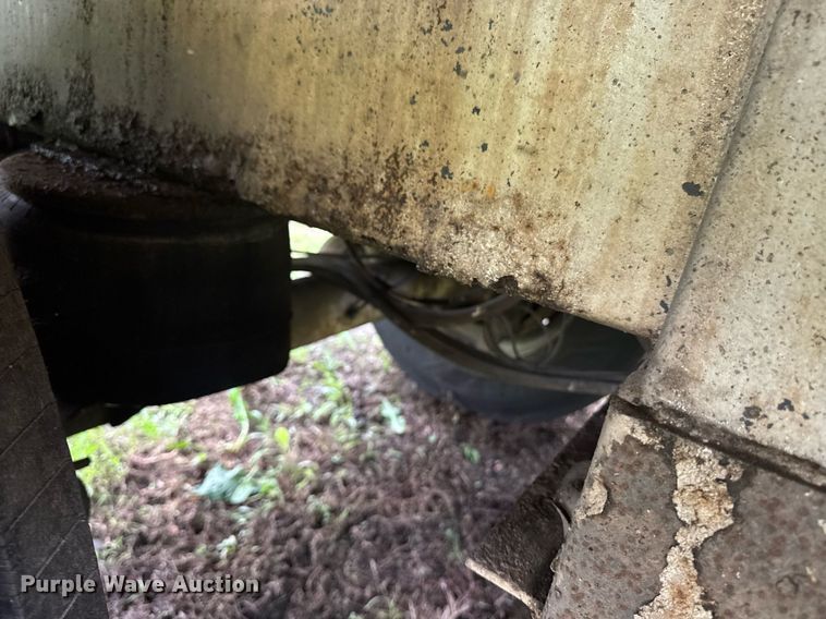 image for item DW1960 1997 Ledwell feed delivery trailer