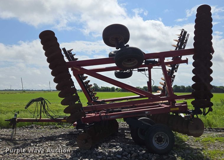 image for item DW7024 2008 Case IH 340 tandem disk
