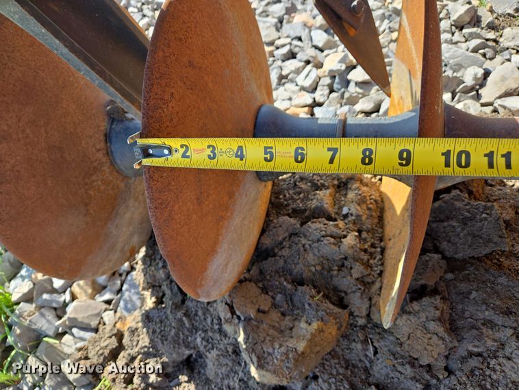 image for item DW7024 2008 Case IH 340 tandem disk