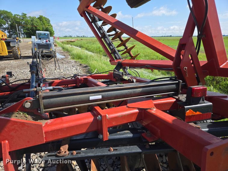 image for item DW7024 2008 Case IH 340 tandem disk