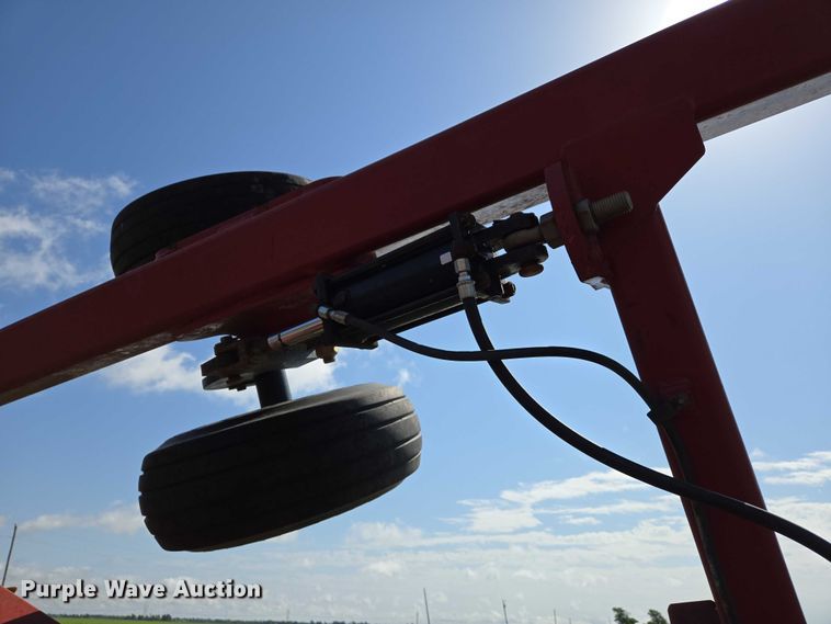 image for item DW7024 2008 Case IH 340 tandem disk